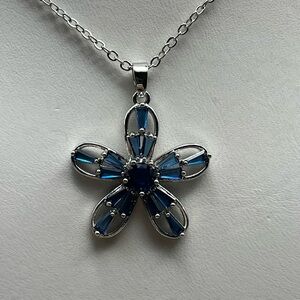 Elegant Blue Crystal Flower Pendant Necklace - Chic Style